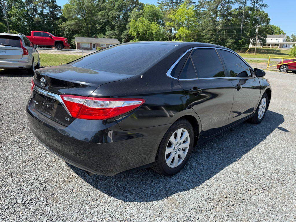 2017 Toyota Camry Image 3