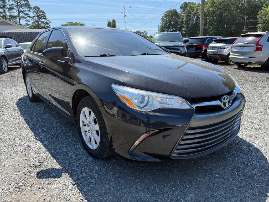 2017 Toyota Camry Image 4