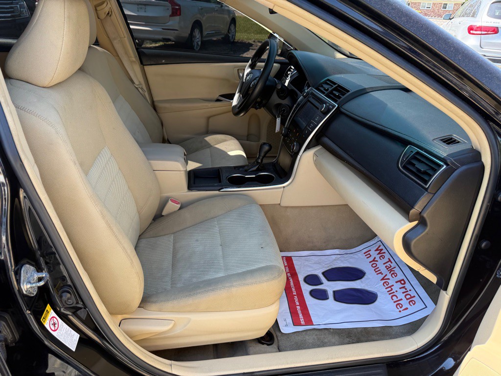 2017 Toyota Camry Image 5