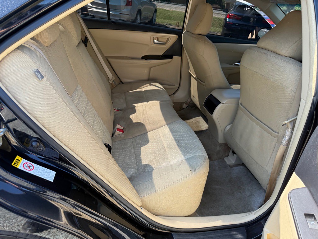 2017 Toyota Camry Image 6