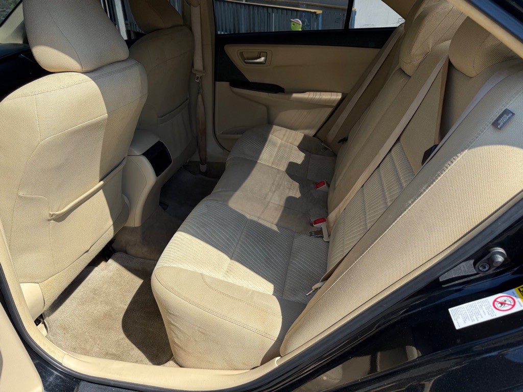 2017 Toyota Camry Image 7