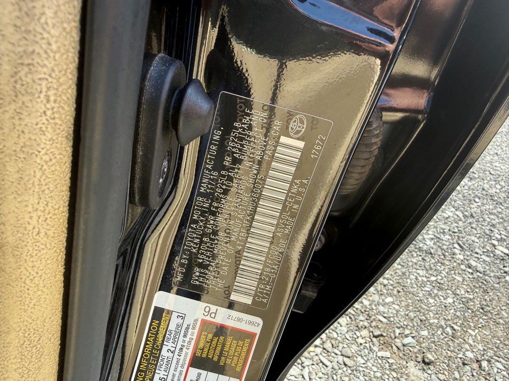 2017 Toyota Camry Image 9