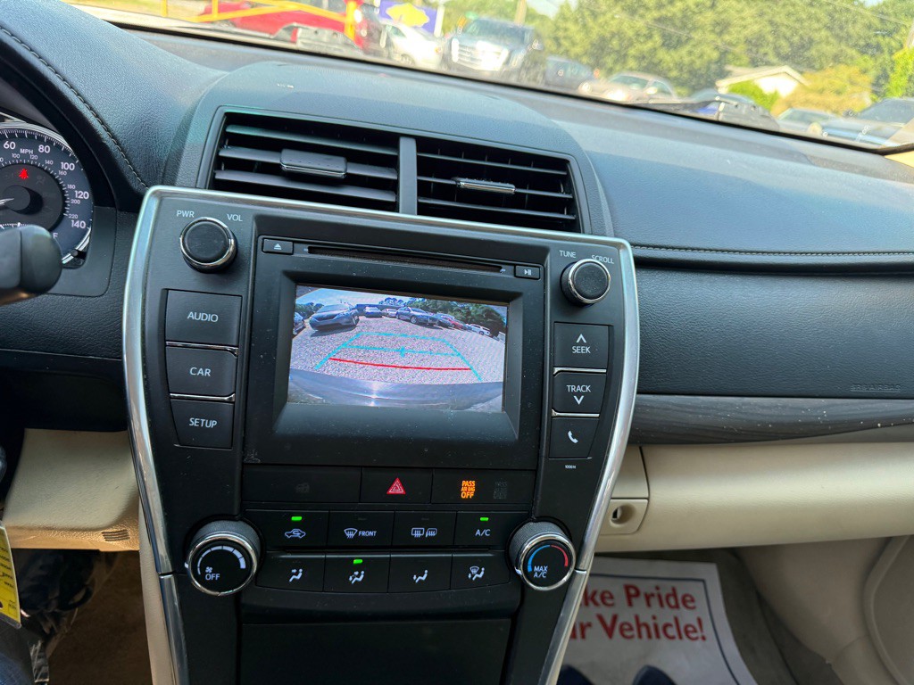 2017 Toyota Camry Image 13