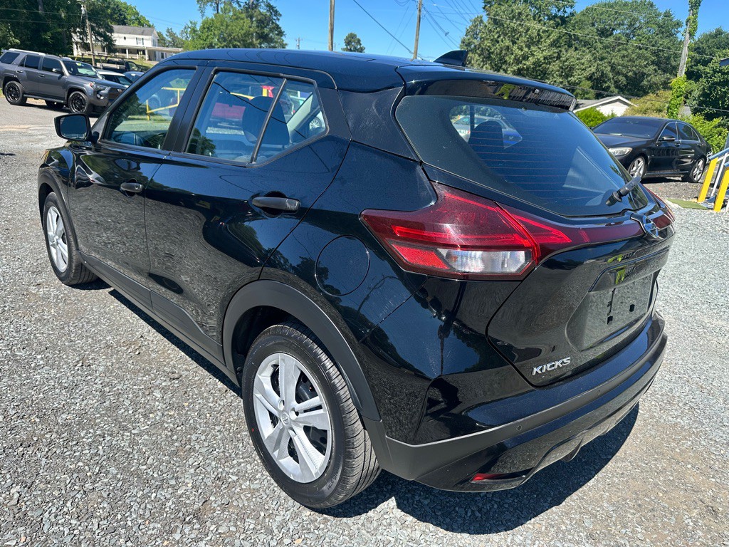 2021 Nissan Kicks Image 2