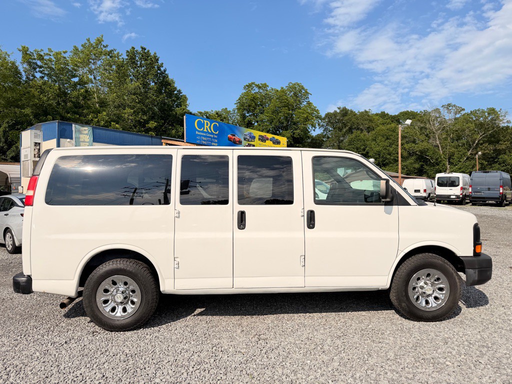 2011 Chevrolet Express Image 5