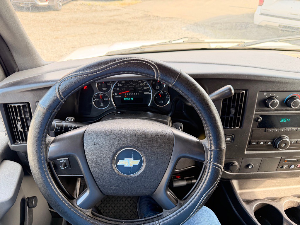 2011 Chevrolet Express Image 13