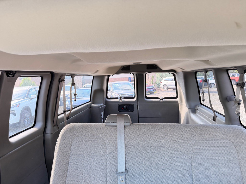2011 Chevrolet Express Image 16