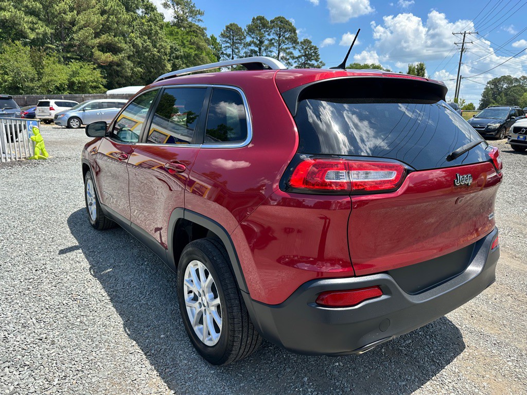 2017 Jeep Cherokee Image 2