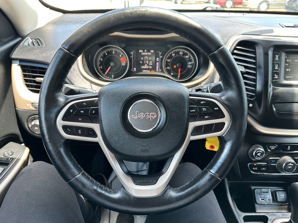 2017 Jeep Cherokee Image 8