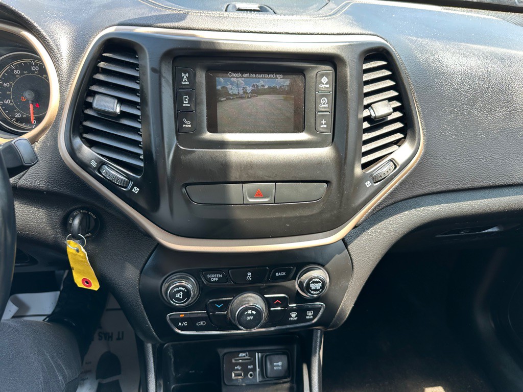 2017 Jeep Cherokee Image 9