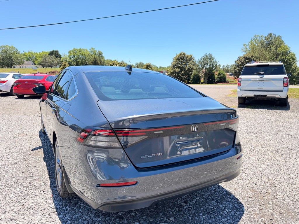 2023 Honda Accord Image 3