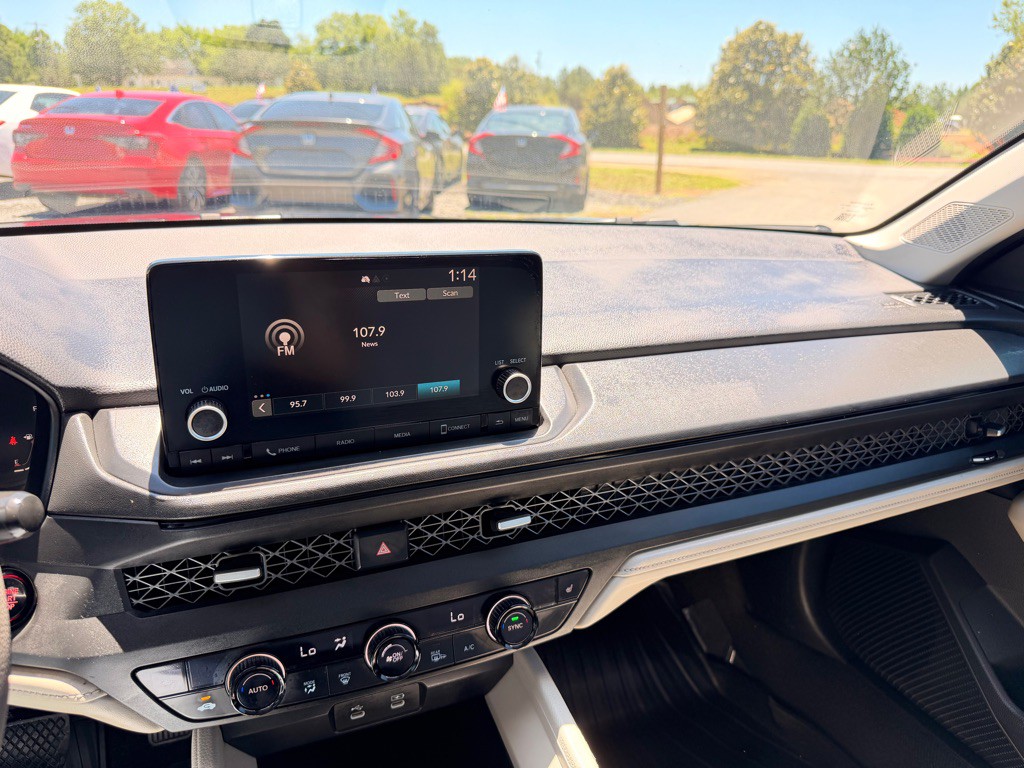 2023 Honda Accord Image 18