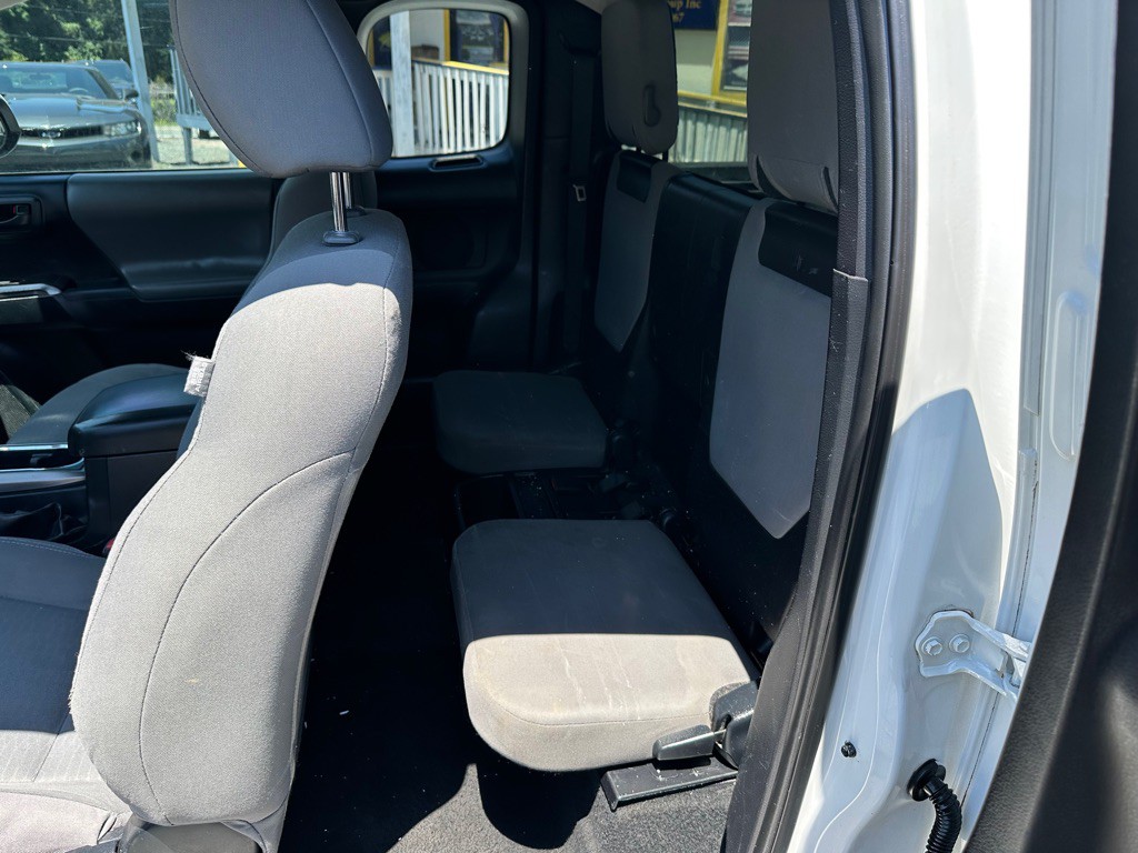 2017 Toyota Tacoma Image 7