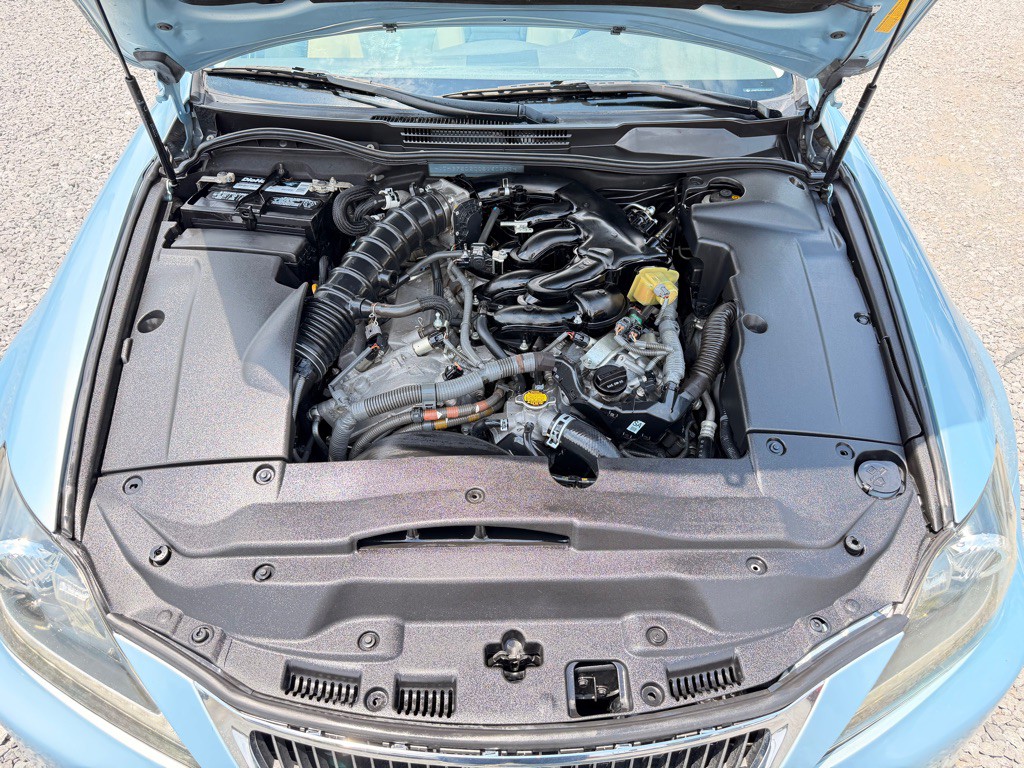 2012 Lexus IS Image 8