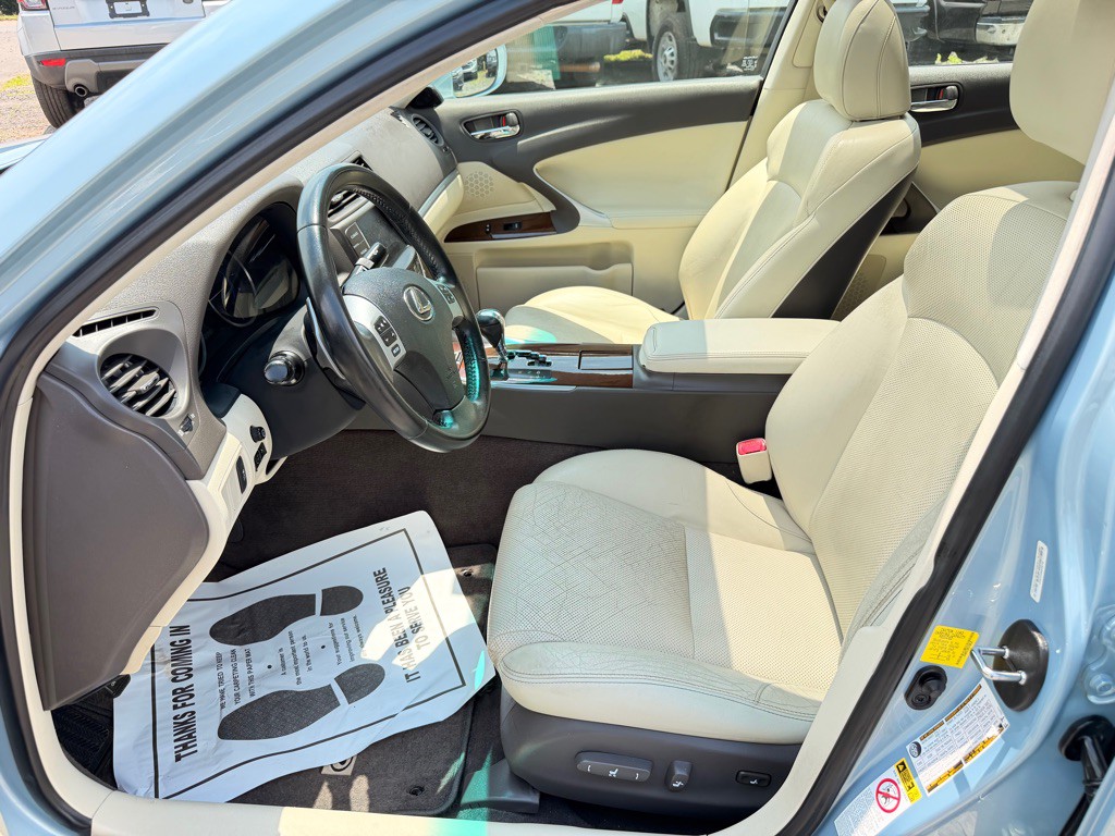 2012 Lexus IS Image 11