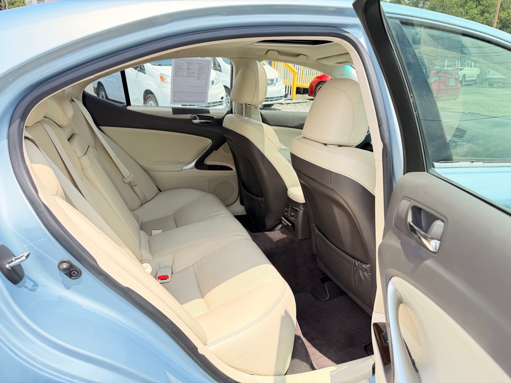 2012 Lexus IS Image 14
