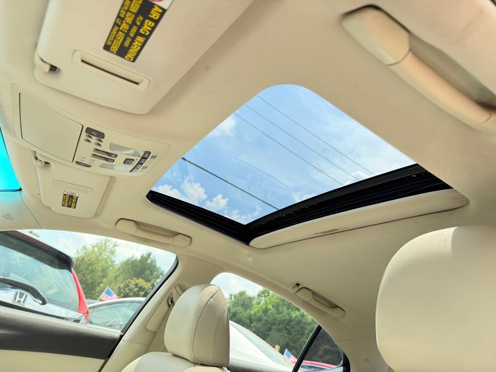 2012 Lexus IS Image 15