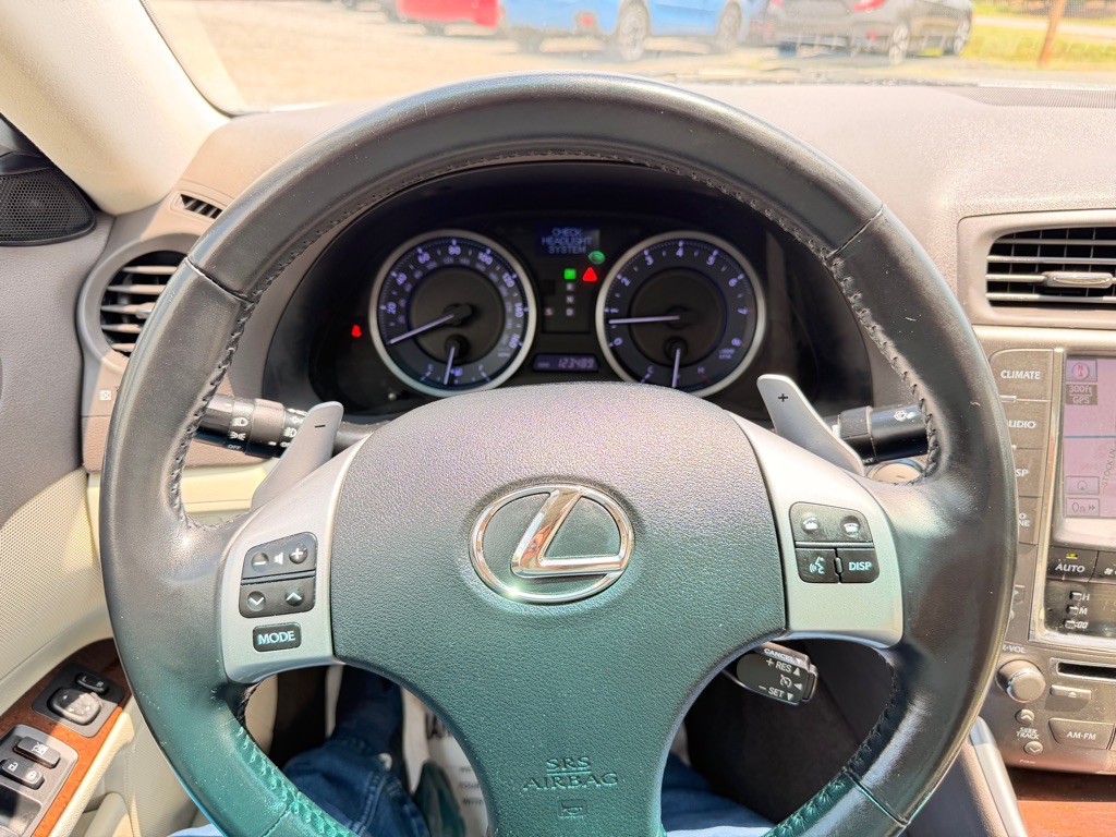 2012 Lexus IS Image 16