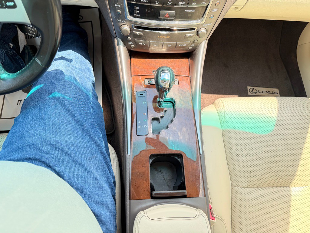 2012 Lexus IS Image 20