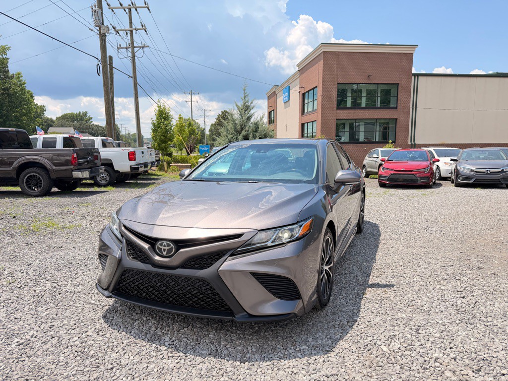 2018 Toyota Camry Image 2