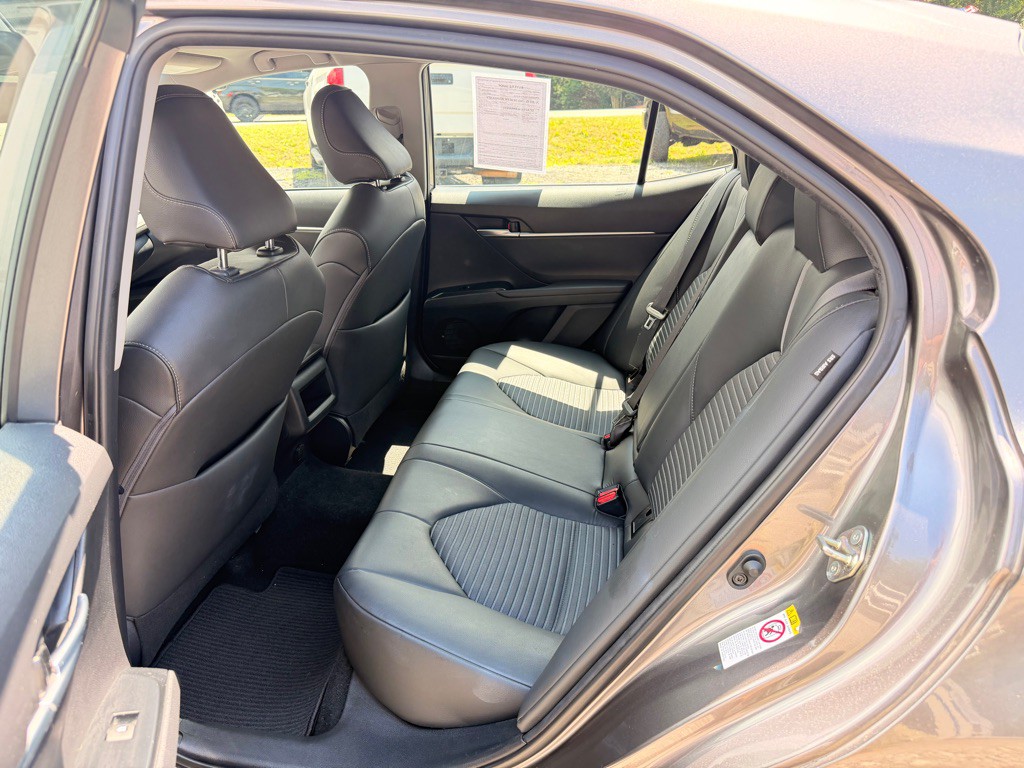 2018 Toyota Camry Image 12