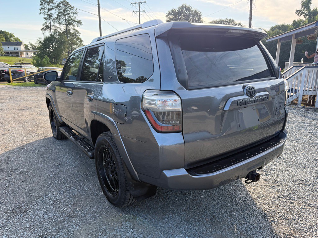 2015 Toyota 4Runner Image 2