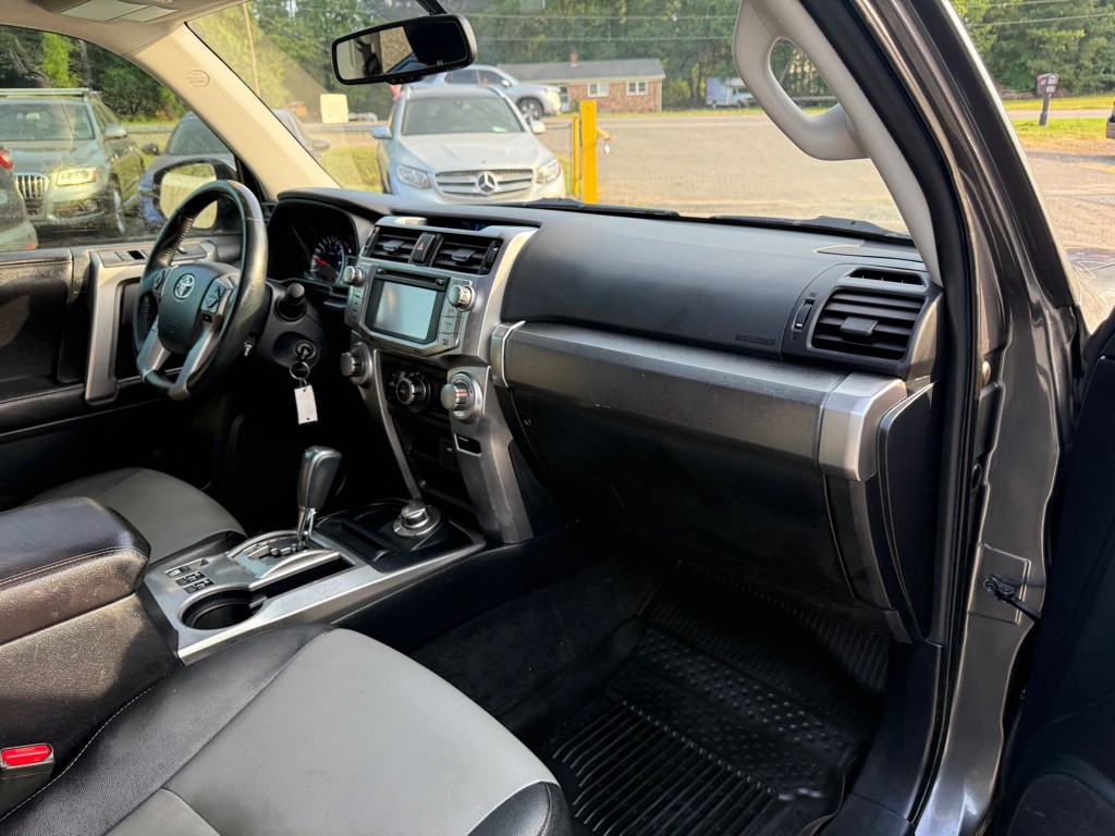 2015 Toyota 4Runner Image 7