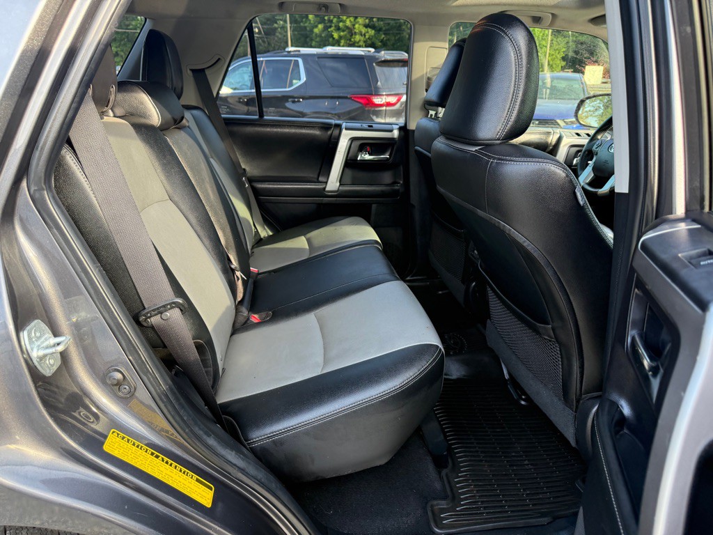 2015 Toyota 4Runner Image 8