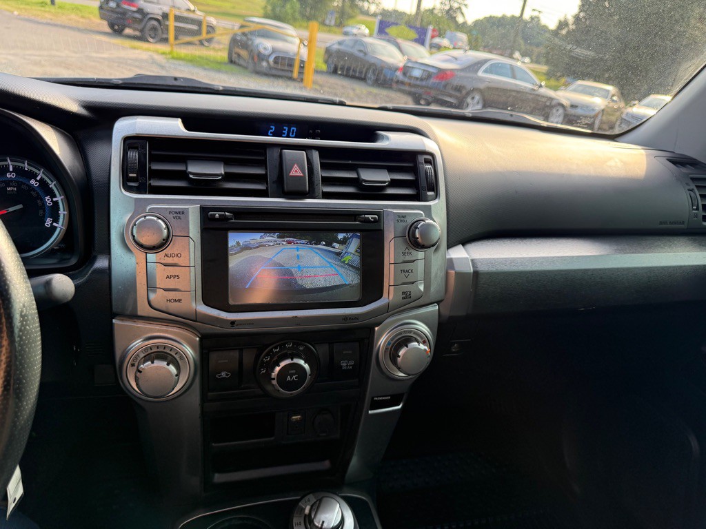 2015 Toyota 4Runner Image 17