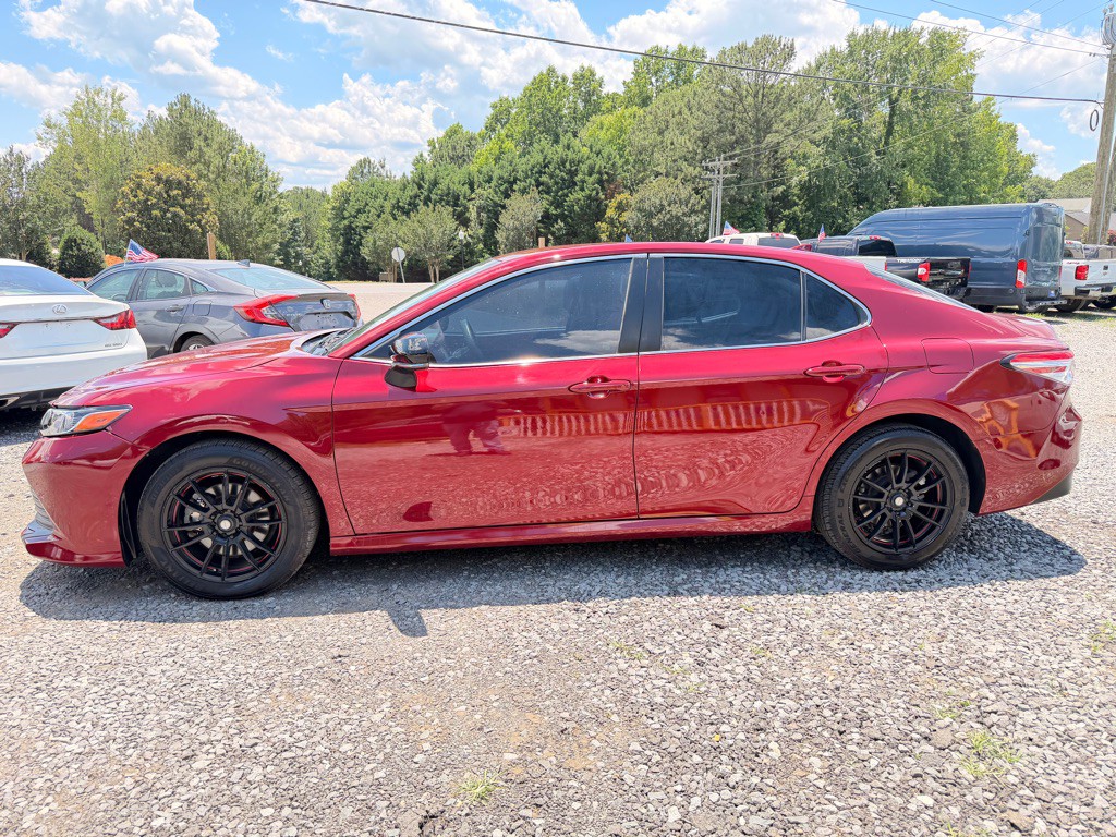 2019 Toyota Camry Image 2