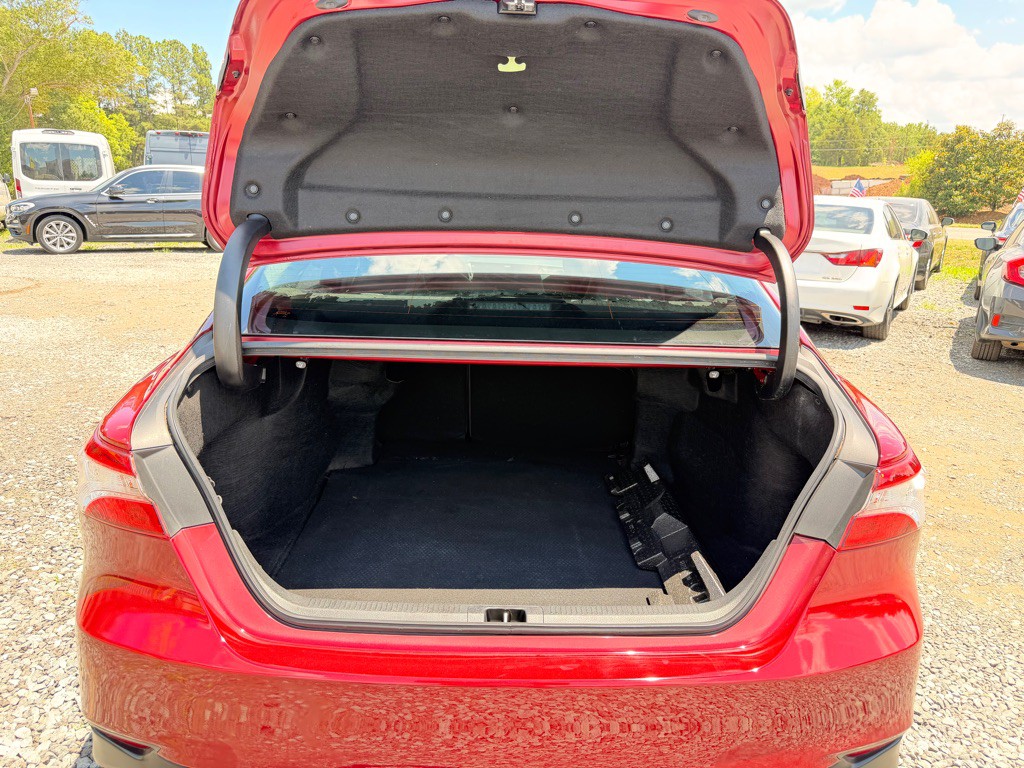 2019 Toyota Camry Image 9