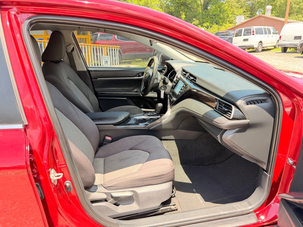 2019 Toyota Camry Image 13