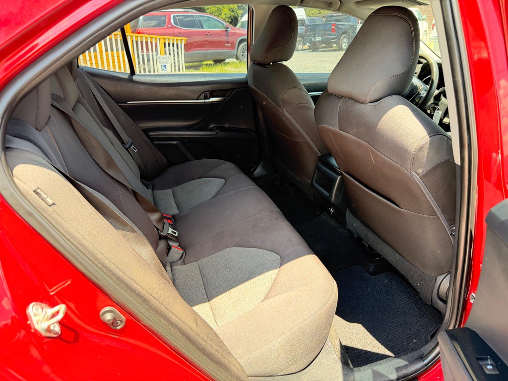 2019 Toyota Camry Image 14