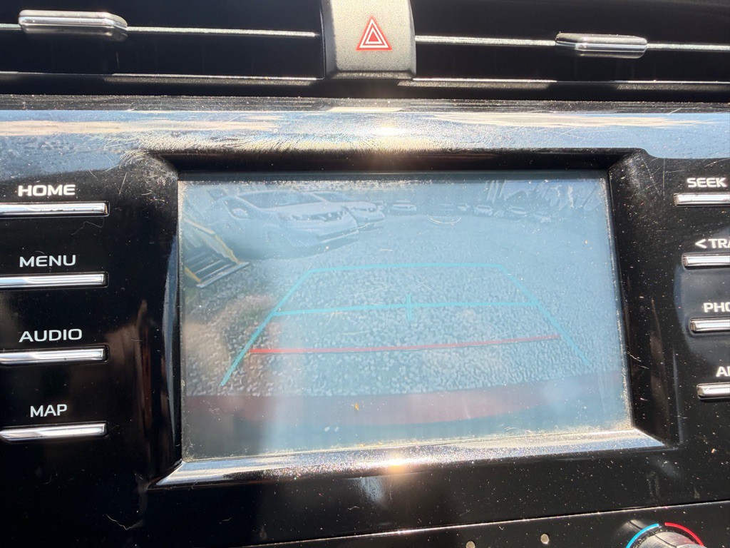 2019 Toyota Camry Image 18