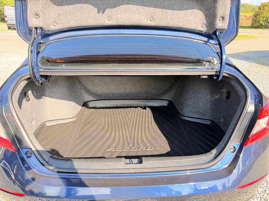 2019 Honda Accord Image 7