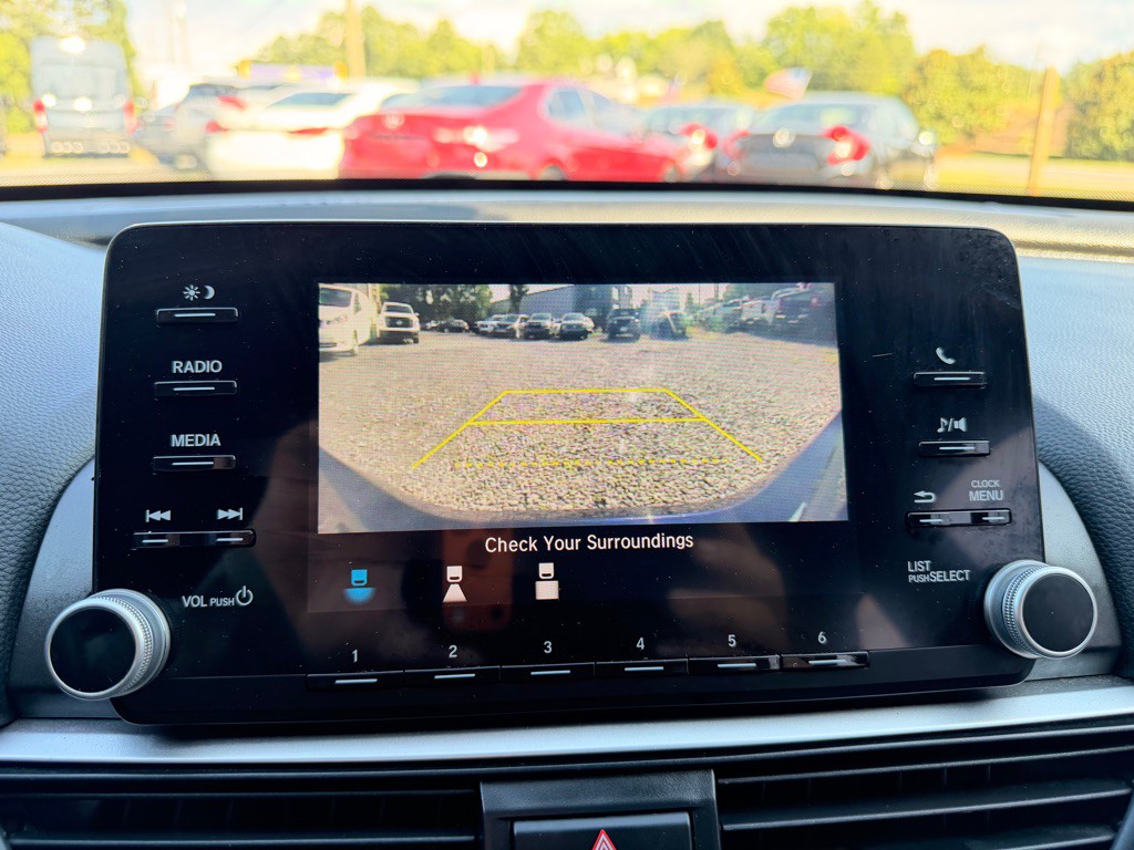 2019 Honda Accord Image 17