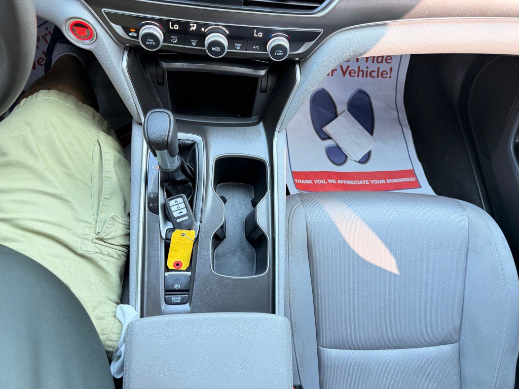 2019 Honda Accord Image 18