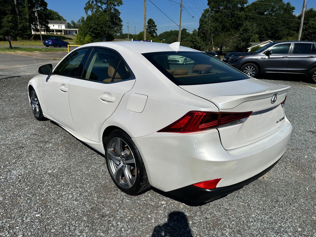 2017 Lexus IS Image 2