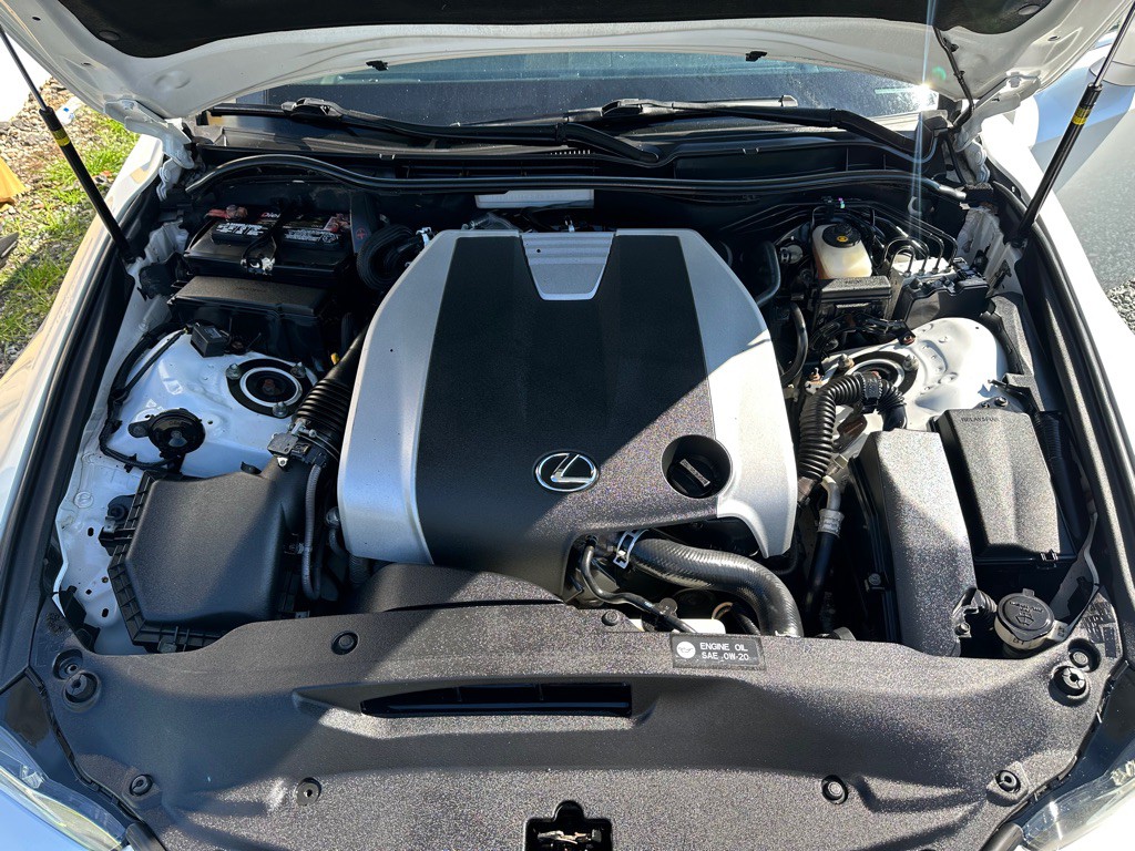 2017 Lexus IS Image 12