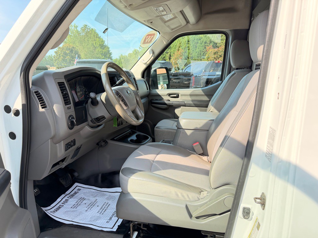 2018 Nissan NV Image 9
