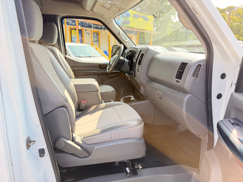 2018 Nissan NV Image 10