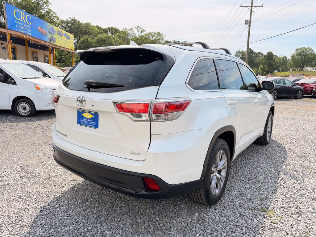 2015 Toyota Highlander Image 3