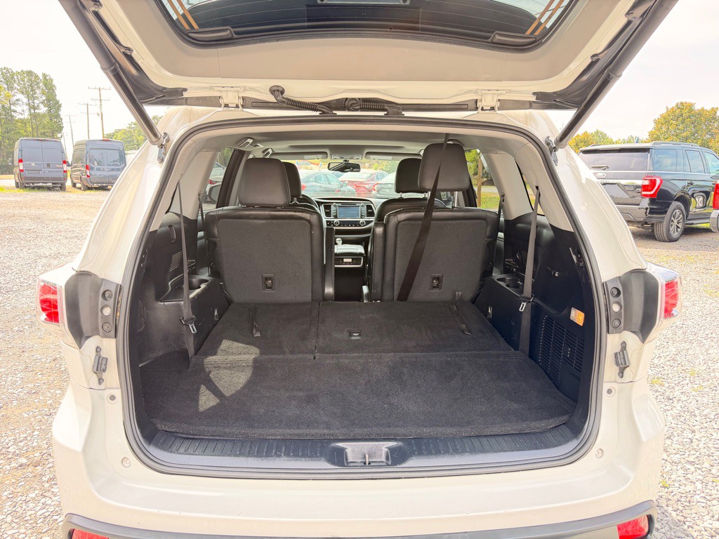 2015 Toyota Highlander Image 8