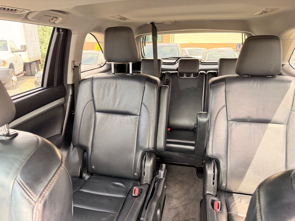 2015 Toyota Highlander Image 13