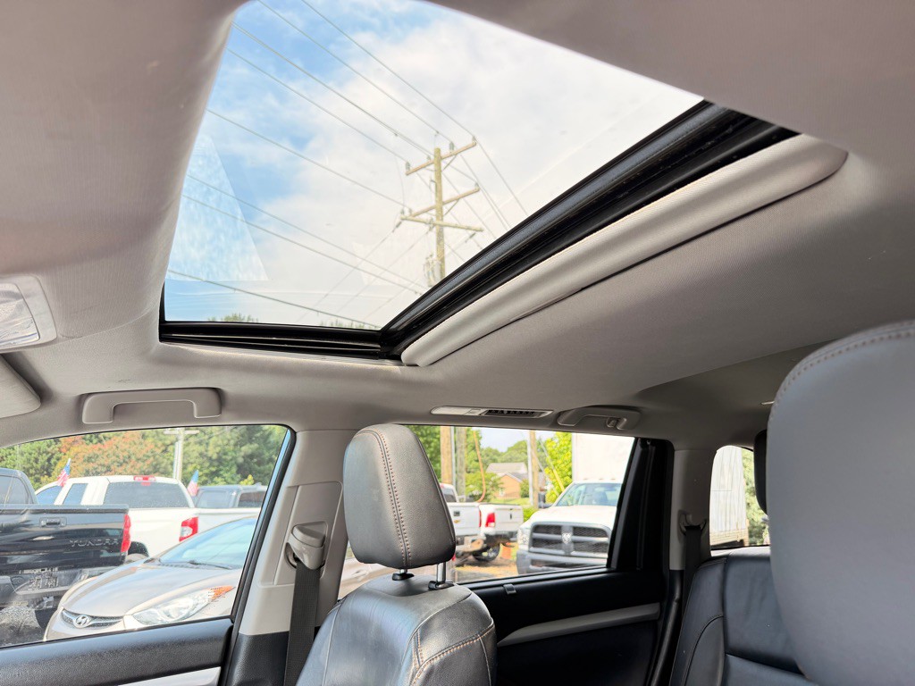 2015 Toyota Highlander Image 16