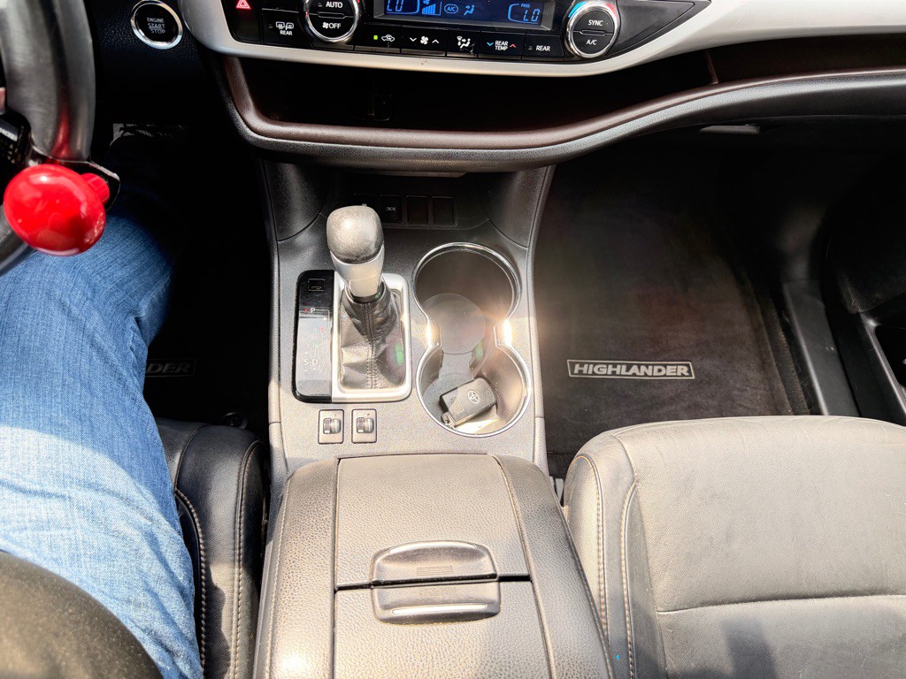 2015 Toyota Highlander Image 21