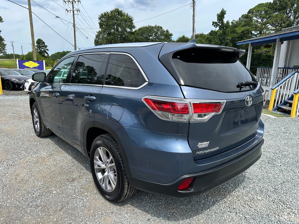 2015 Toyota Highlander Image 3