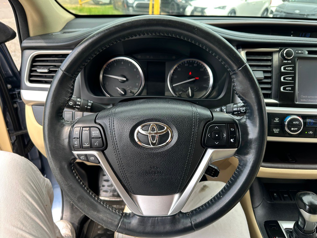 2015 Toyota Highlander Image 9