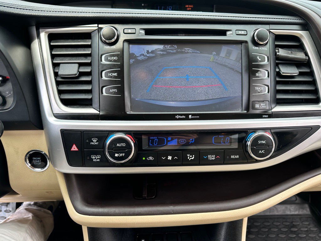 2015 Toyota Highlander Image 10