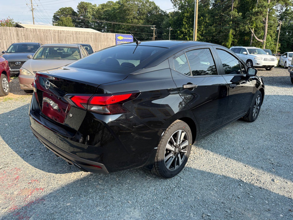 2024 Nissan Versa Image 3